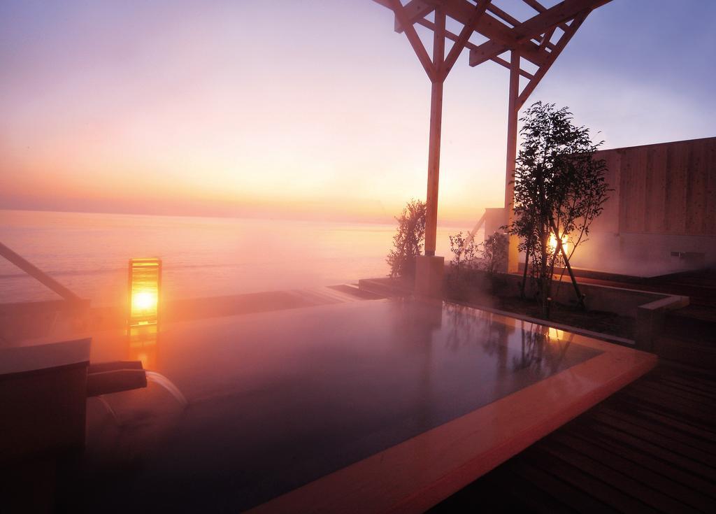 Amane Resort Seikai Beppu Zewnętrze zdjęcie A view of the outdoor onsen at the Hoshino Resorts Karuizawa Hika