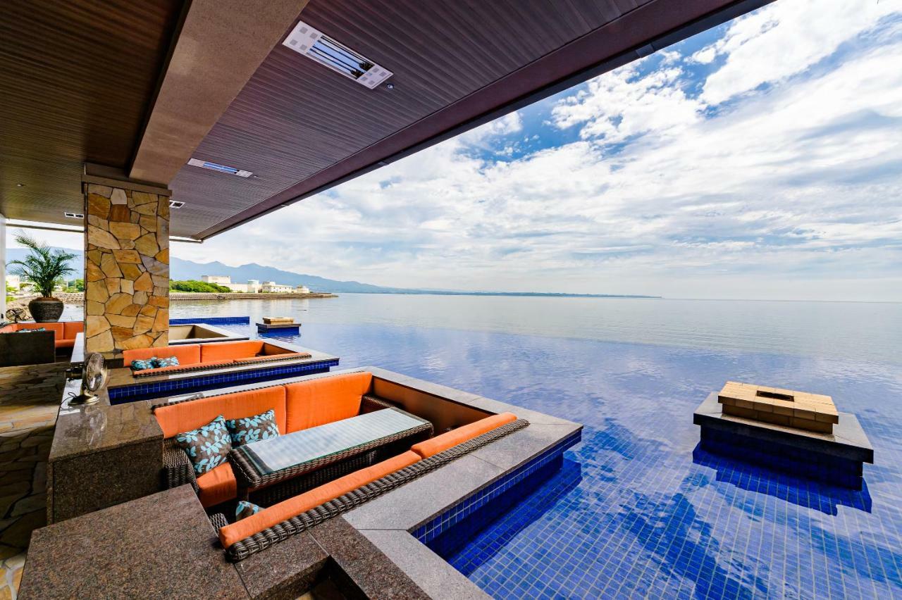 Amane Resort Seikai Beppu Zewnętrze zdjęcie Infinity pool at the hotel